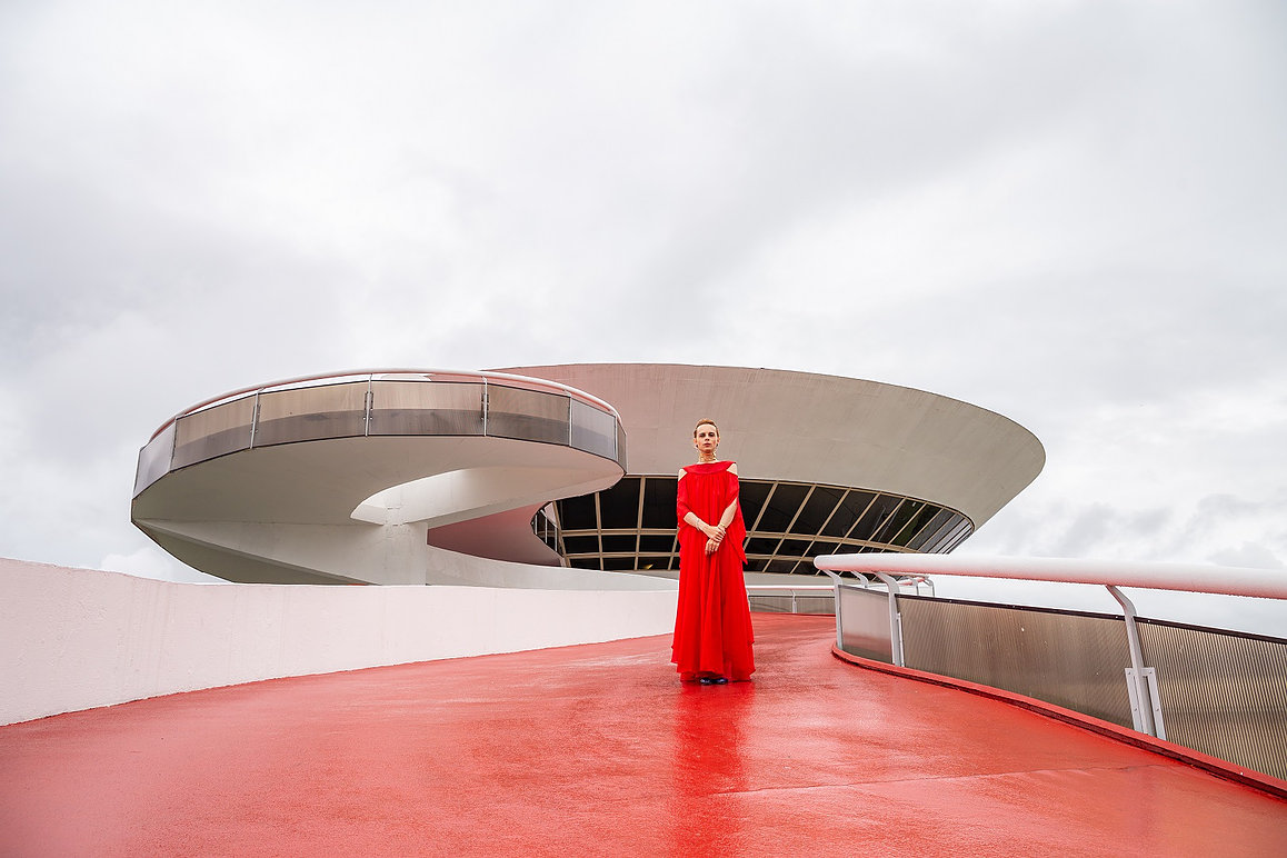 The Empress at MAC Niterói (Rio de Janeiro)